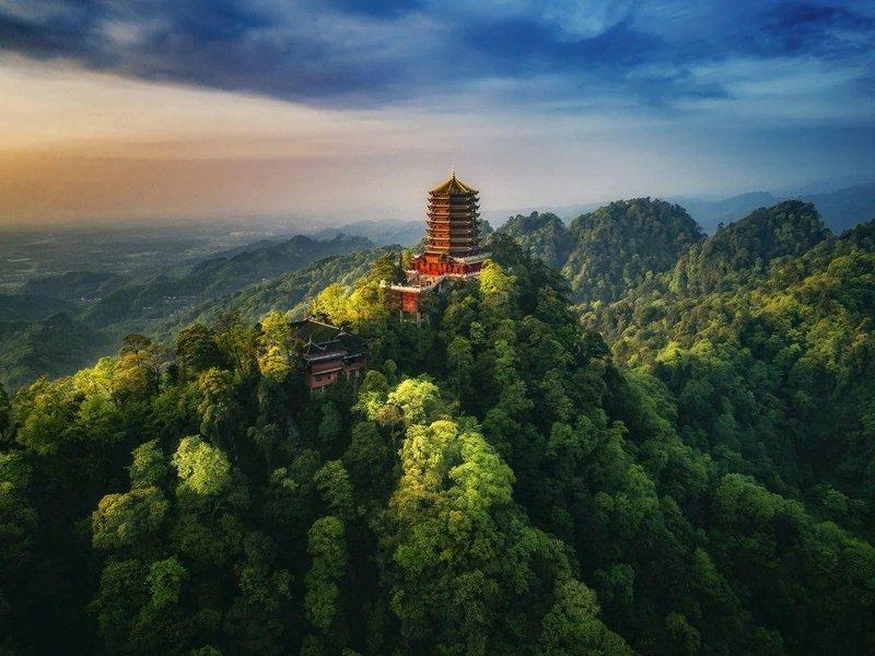 7-Day Journey from Chang'an into Shu | Trace the Origins of Huaxia Civilization · Dialogue with Intangible Cultural Heritage Inheritors · Savor Bashu (Sichuan) Life